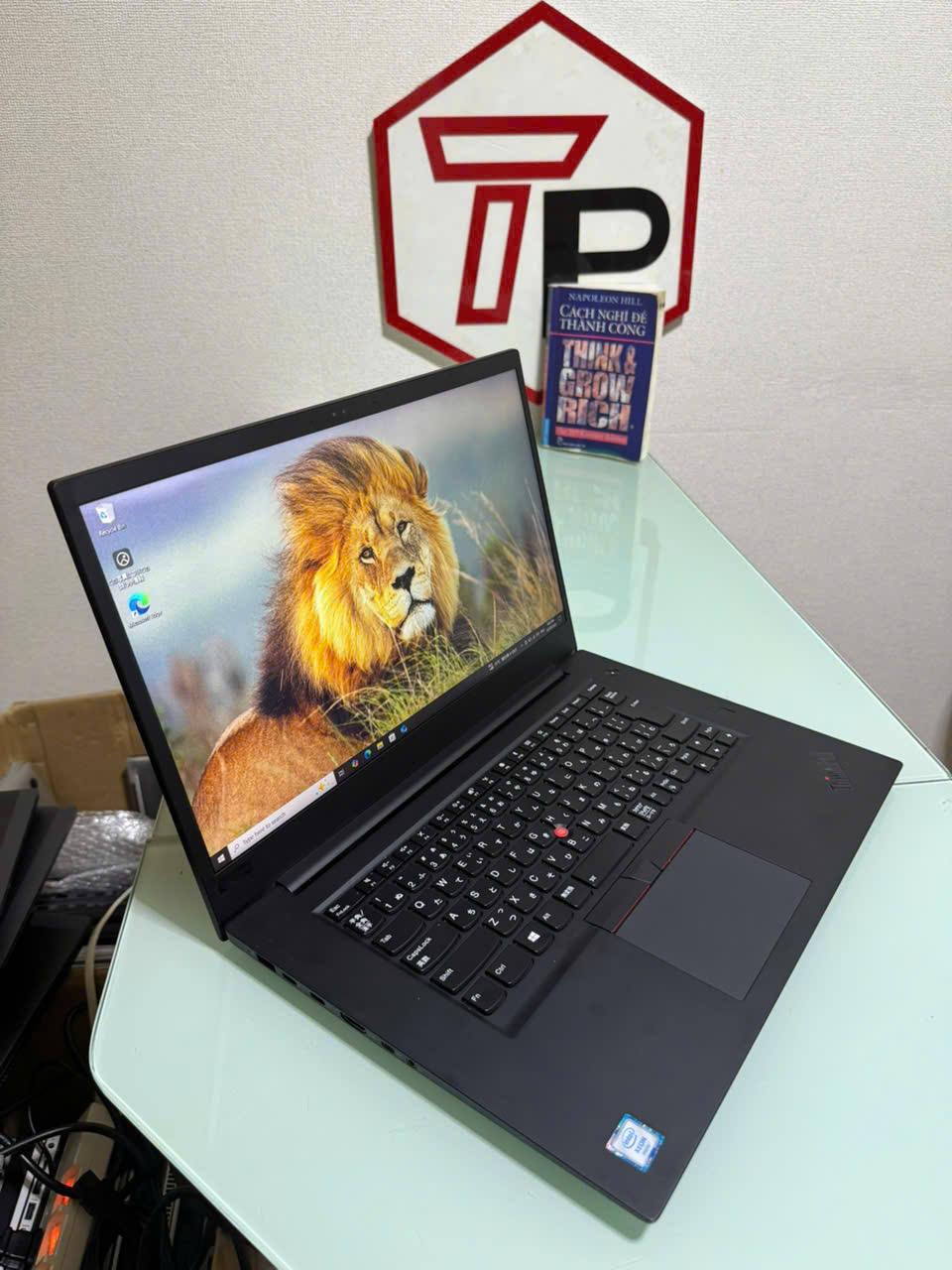 Windowsノート本体 Lenovo ThinkPad P1 Xeon E-2176M/Quadro Lenovo ThinkPad P1 - 15.6